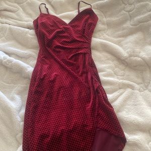 BEAUTIFUL RED VELVET  GLITTER DRESS SHIPPS IMMEDIATELY HOMECOMING WINTER BALL ‼️